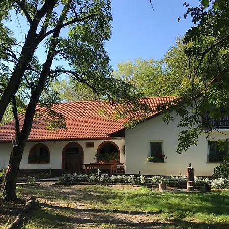 Aparthotel Tornacos Tanya Vendeghaz*** Es Gasztroporta Kiskunmajsa