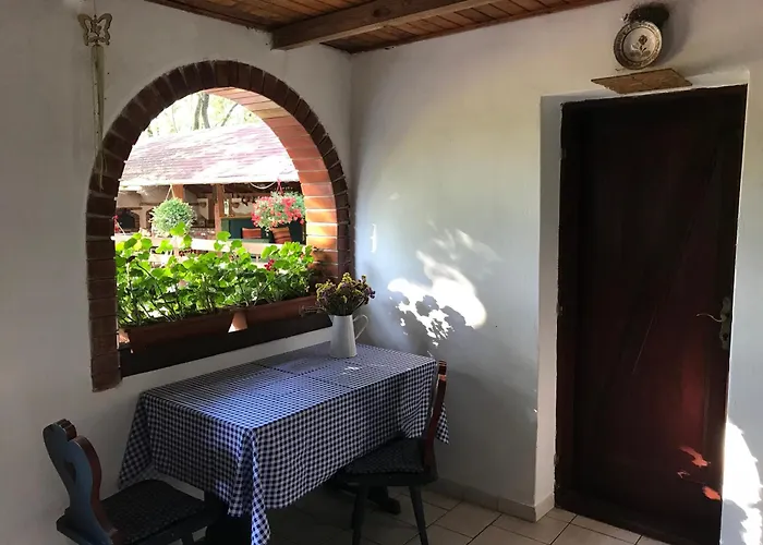 Tornacos Tanya Vendeghaz*** Es Gasztroporta Hotel apartamentowy